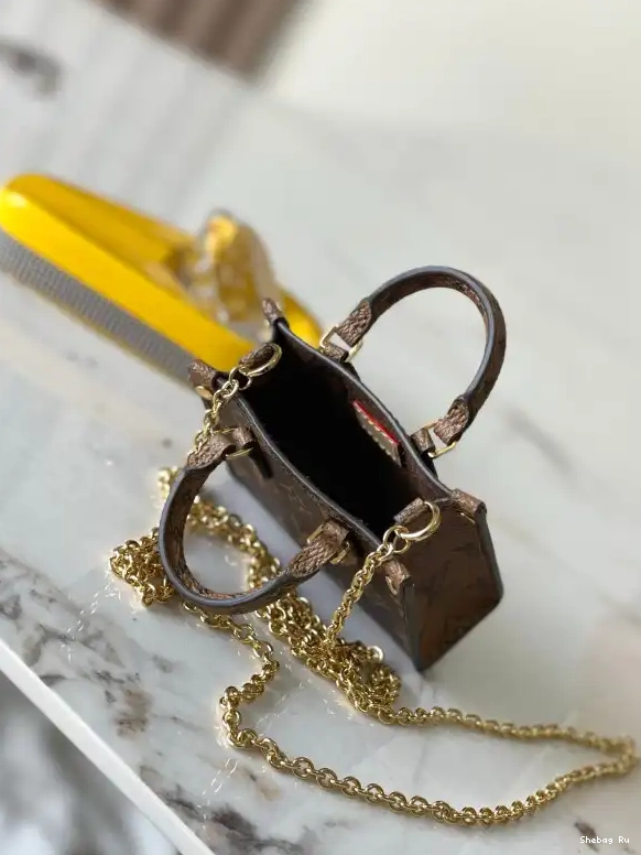 LOUIS MICRO-8.5*3.5*10.5CM ONTHEGO VUITTON 0627
